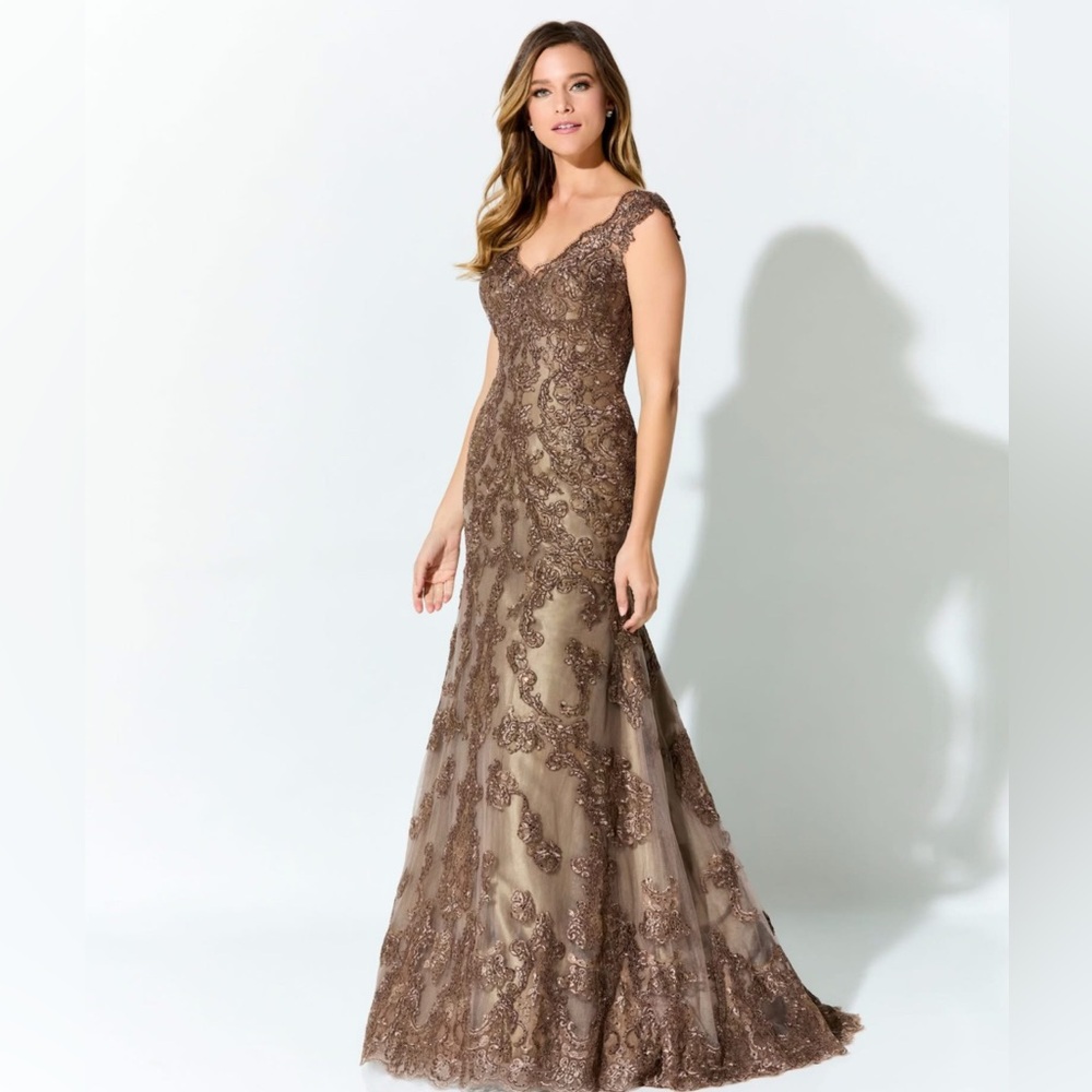 IVONNE D EXCLUSIVELY FOR MON CHERI 214D56